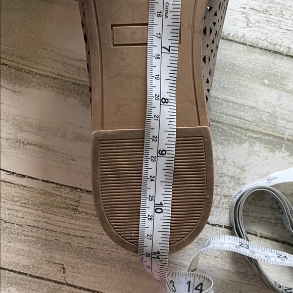 Tan Cray Leather Perforated Flats - Picture 8 of 12